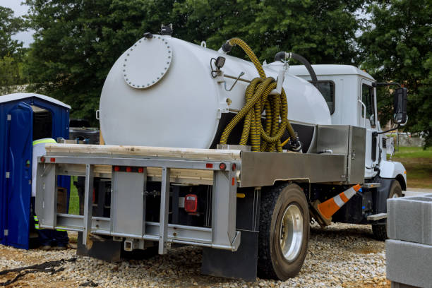Best Porta potty delivery and setup  in Victoria, KS