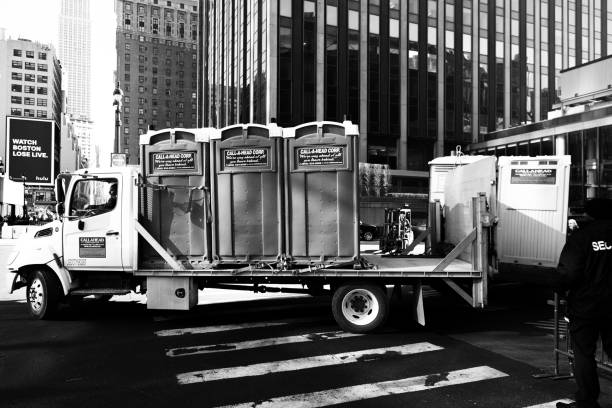 Best Affordable portable toilet rental  in Victoria, KS
